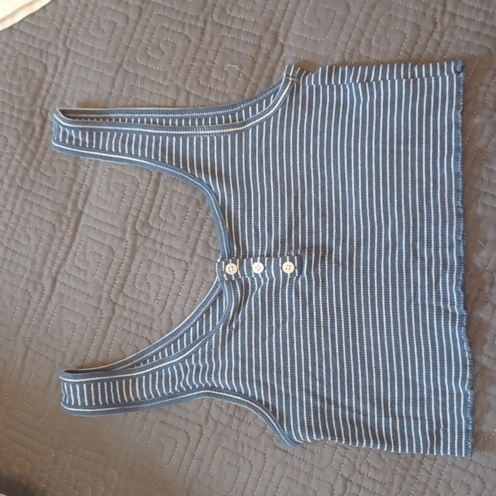Crop tops - Picture 2 of 3